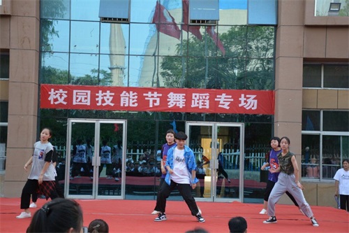 德州智科技工學(xué)校第十四屆“人人登臺(tái)參與、秀展技能特長(zhǎng)、弘揚(yáng)自強(qiáng)信心”技能節(jié)