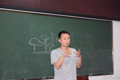 千篇一律與千變?nèi)f化—四川省檔案學校根雕專業(yè)