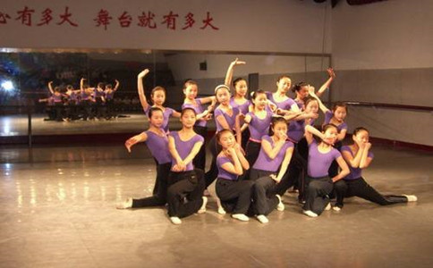 如何通過(guò)網(wǎng)絡(luò)報(bào)考成都幼兒師范學(xué)校