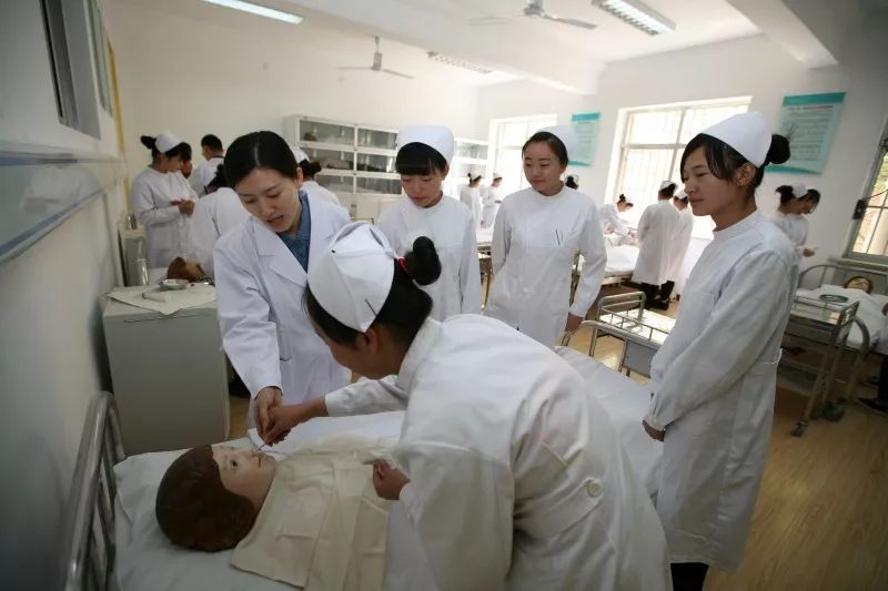 聊城市衛(wèi)生職工中等專業(yè)學(xué)校都開設(shè)哪些課程？未來前景如何？