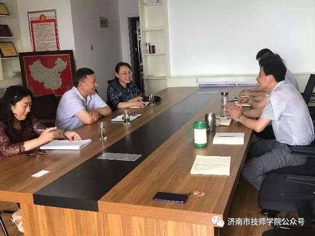 濟南市技師學院劉和民副院長參加醫(yī)藥系服務企業(yè)活動