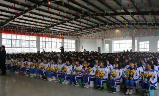廣元市利州中等專業(yè)學校學生科、團委組織召開科室工作例會