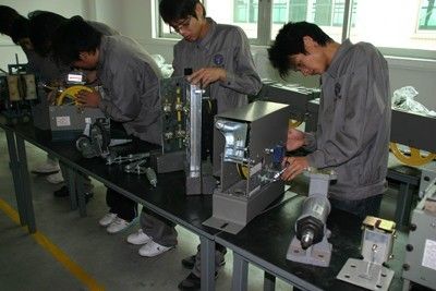 山東藍(lán)海學(xué)校也開設(shè)了電工焊工專業(yè)嗎？