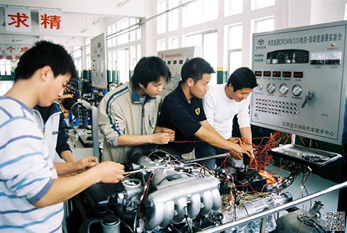  2020年重慶能源技師學(xué)院汽車維修(大專+高級(jí)技工)專業(yè)招生