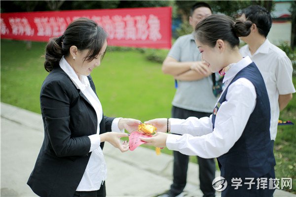2019在洋溢著豐收喜悅的金秋九月，共同迎來(lái)了第三十五個(gè)教師節(jié)