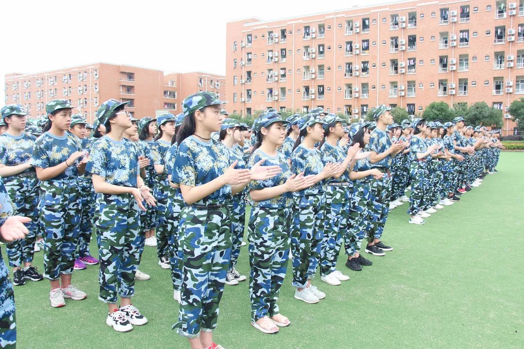瞧一瞧成都市莊園機(jī)電計算機(jī)職業(yè)技術(shù)學(xué)校2020年招生簡介