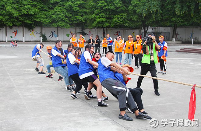 成都希望職業(yè)學(xué)校舉行第二屆趣味運(yùn)動(dòng)會(huì)