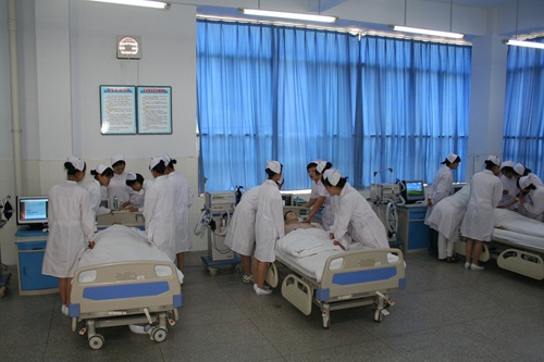  就讀貴陽高級護理學(xué)校前景好嗎？