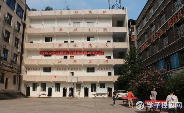  宜賓南亞電子職業(yè)技術(shù)學(xué)校分?jǐn)?shù)線(xiàn)及專(zhuān)業(yè)有哪些？