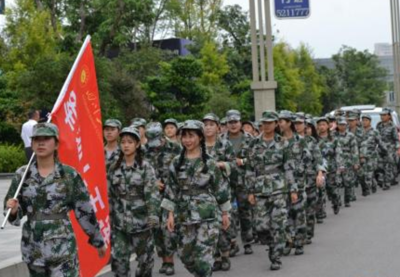 眉山藥科職業(yè)學(xué)院學(xué)費(fèi)、報(bào)名費(fèi)多少錢？