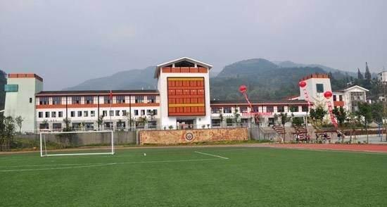阿壩衛(wèi)生學校2020年學費是多少