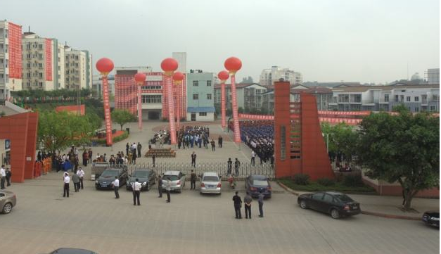 招收專業(yè)：機(jī)電技術(shù)應(yīng)用、計(jì)算機(jī)應(yīng)用、電子商