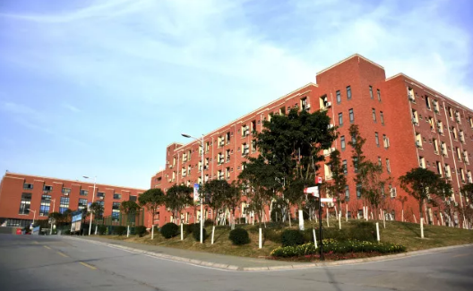四川大學(xué)附設(shè)華西衛(wèi)生學(xué)校初中起點(diǎn)（藥劑專業(yè)）招生計(jì)劃