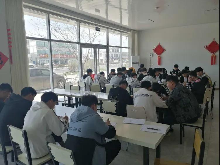 山東煤炭技師學(xué)院電力精品班師徒教學(xué)拉開帷幕