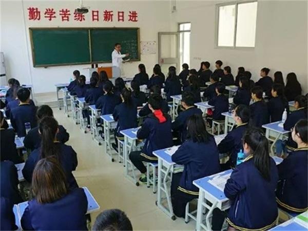 濰坊弘景中醫(yī)藥學(xué)校2020年招生嗎？學(xué)校怎么樣？