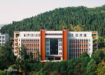 富順職業(yè)技術(shù)學(xué)校電話(huà)地址