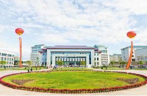 西昌民族幼兒師范高等專(zhuān)科學(xué)校學(xué)費(fèi)、報(bào)名費(fèi)多少錢(qián)？