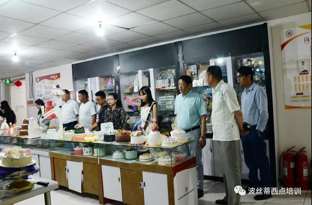 西藏日喀則市職業(yè)技能服務(wù)中心代表團(tuán)到波絲蒂西點(diǎn)學(xué)校調(diào)研學(xué)習(xí)