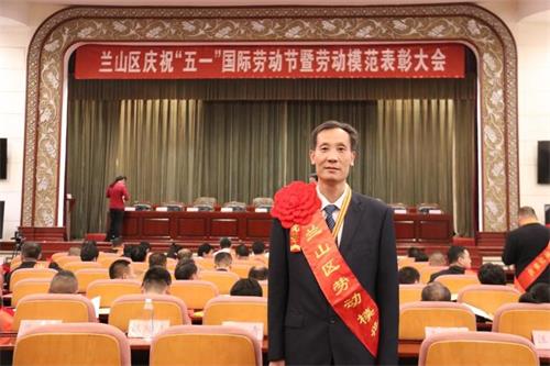 致敬，新時(shí)代的勞動(dòng)者——臨沂電力學(xué)校王前老師  