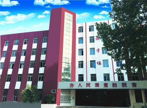 辛勤付出，暖心陪護(hù)：濟(jì)南應(yīng)用技術(shù)職業(yè)中等專業(yè)學(xué)校值班老師的一天