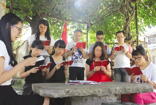 2021年大學(xué)生黨員思想?yún)R報三篇