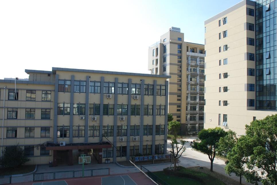 上海建峰職業(yè)技術(shù)學(xué)院怎么樣 評(píng)價(jià)排名好不好(10條)