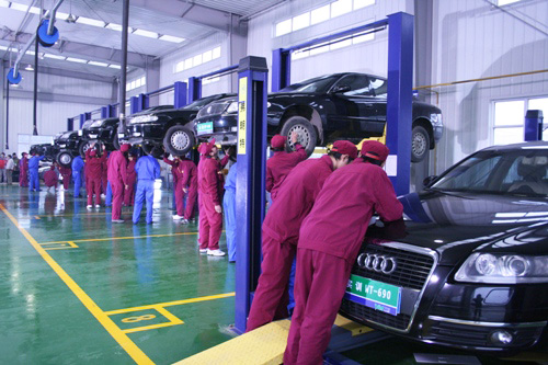棗莊市勞動(dòng)技工學(xué)校的汽車運(yùn)用與維修專業(yè)怎么樣？