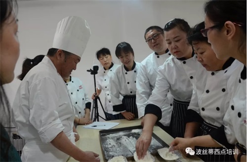 煙臺波絲蒂：烘焙大師開課第一天，如預料中不同凡響