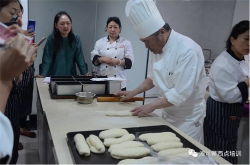 煙臺波絲蒂：烘焙大師開課第一天，如預料中不同凡響