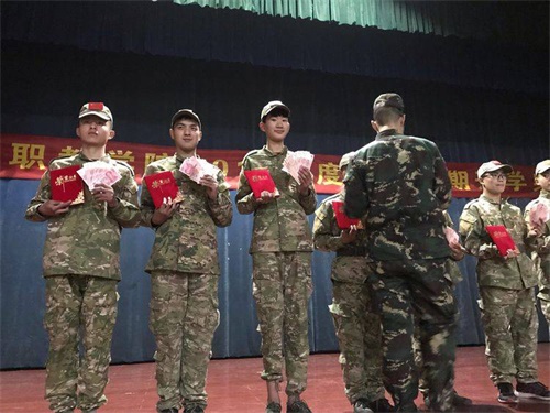 世界上沒有好的教育，只有適合的教育-------軍校職教中心（學(xué)院）