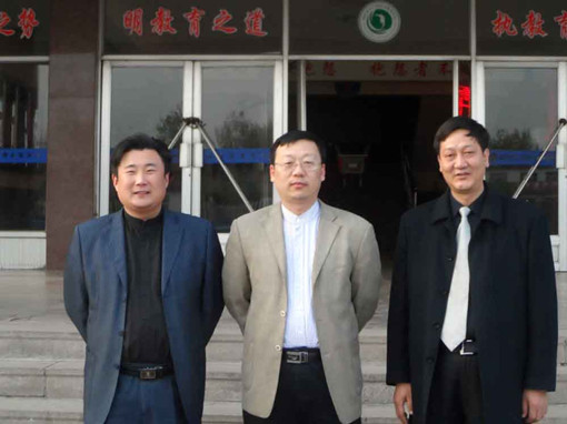 清華萬博總裁來山東電力工程學(xué)校進(jìn)行考察交流