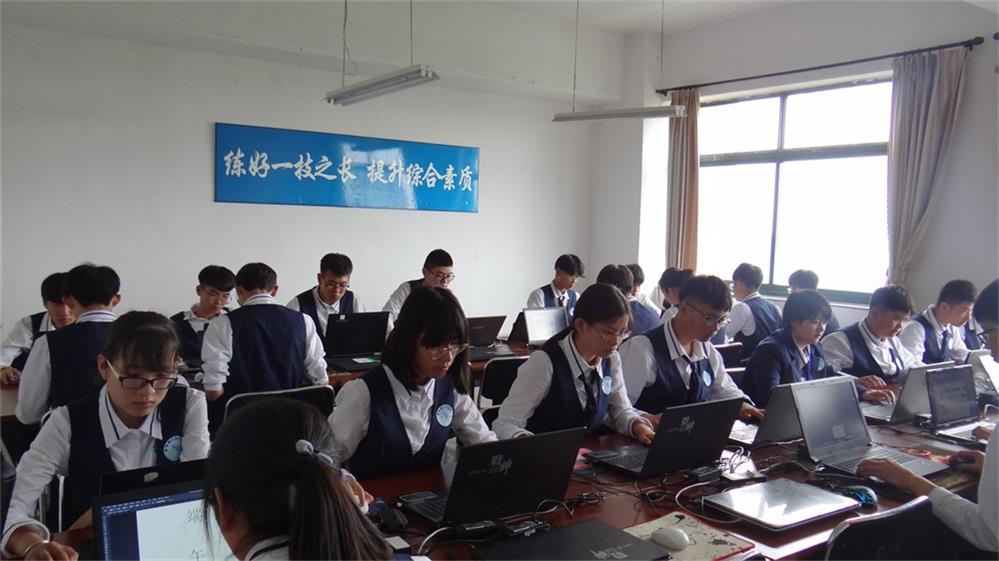 山東哪里可以學(xué)到專業(yè)的平面設(shè)計？在山東平面設(shè)計專業(yè)哪里學(xué)？