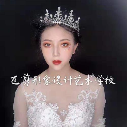 德州哪所學(xué)校開(kāi)設(shè)了燙染課程班？