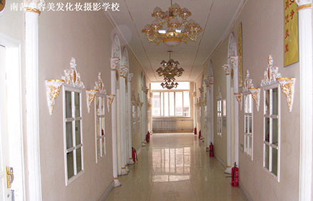 青島南茜美容美發(fā)職業(yè)培訓(xùn)學(xué)校值得報(bào)考嗎？