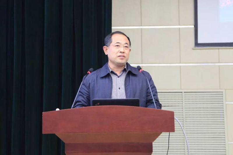 山東公路技師學(xué)院成功舉行“學(xué)院大講堂”活動(dòng)！