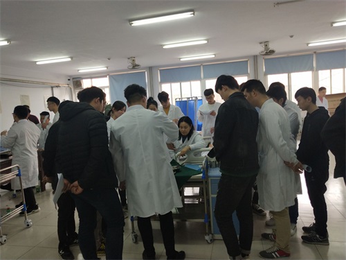 山東煤炭技術學院畢業(yè)班春季高考技能操作模擬訓練火熱進行中
