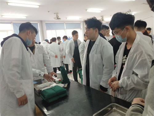 山東煤炭技術學院畢業(yè)班春季高考技能操作模擬訓練火熱進行中