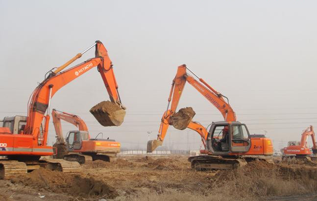 泰安升源挖掘機(jī)專修學(xué)校學(xué)挖掘機(jī)有什么優(yōu)勢？