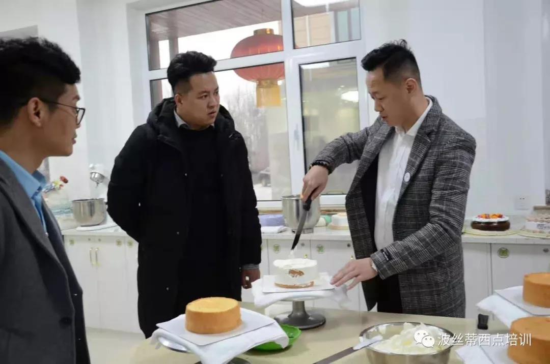 煙臺青管會第三次會議在煙臺波絲蒂糕點(diǎn)培訓(xùn)學(xué)校舉行！