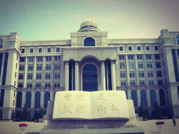 青島中魯中等專業(yè)學(xué)校教學(xué)質(zhì)量怎么樣？