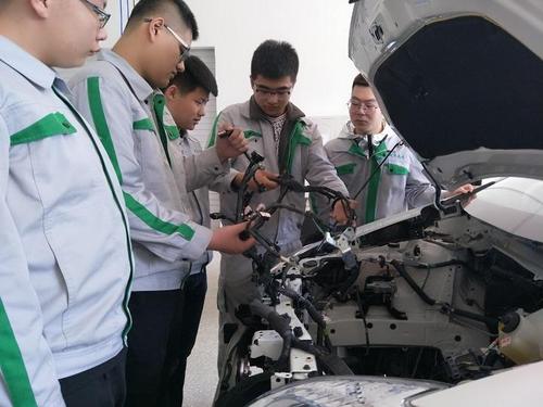 1598164086688382.jpg 新能源汽車運(yùn)用與維修專業(yè)44.jpg